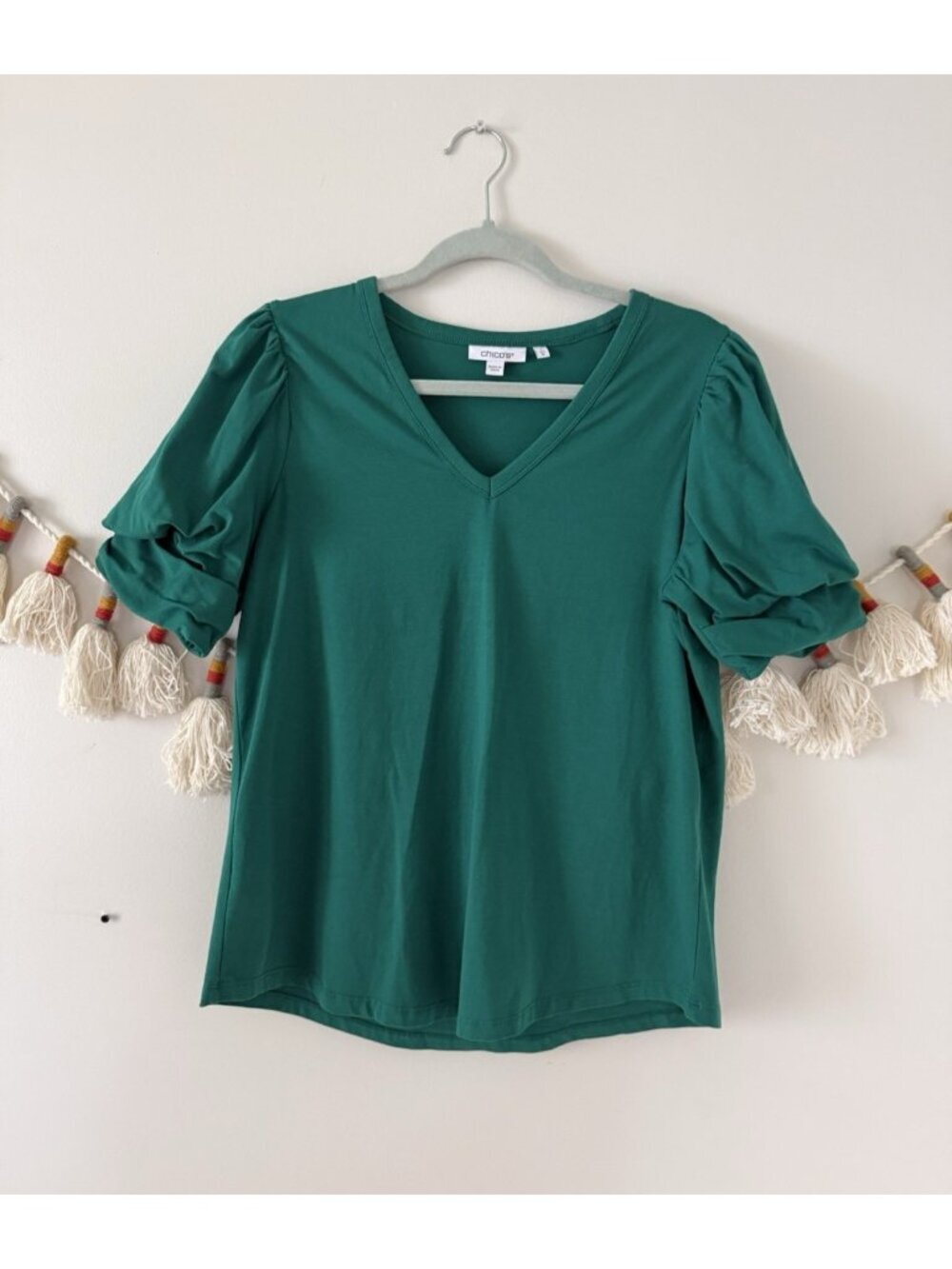 Chico’s Jade Green Puff Sleeve V-Neck Jersey Knit Top Basics Minimalist Casual M